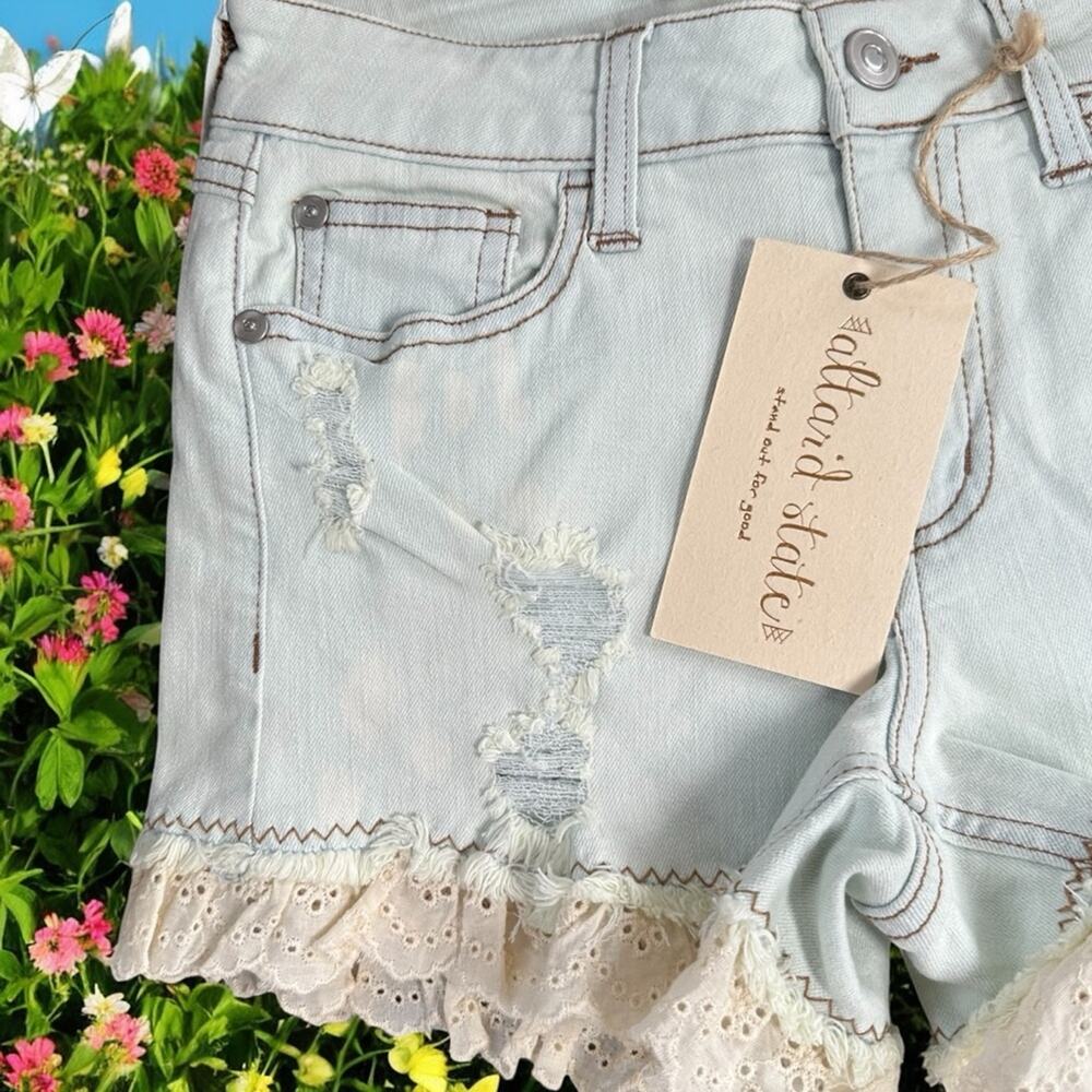 Altar'd State NWT denim Stretch Jean Shorts Distressed eyelet Trim Size 25 SZ 1 - Picture 2 of 7